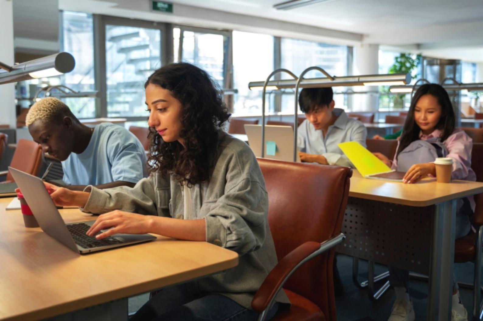 Учебная аудитория во время проведения семинара по травма-информированному подходу