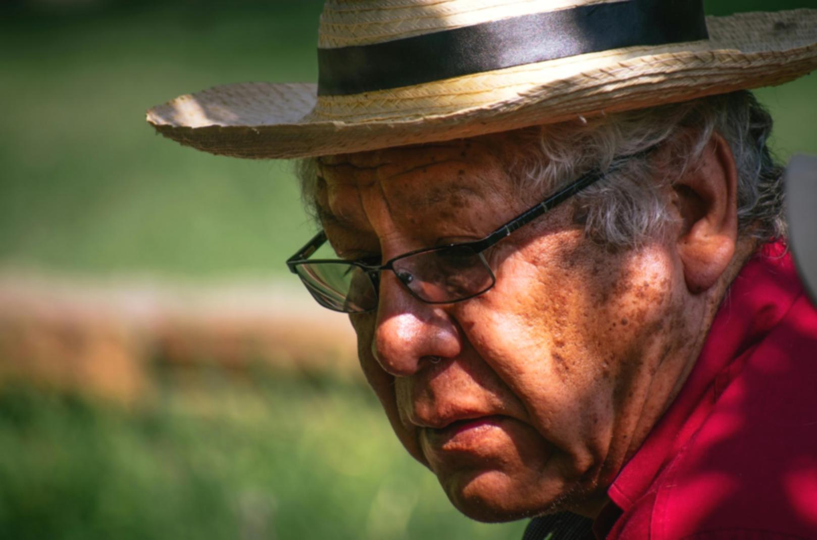 Студенты изучают методики работы с травмами на практическом занятии